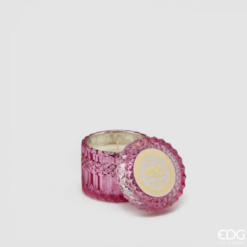 Candela Crystal Fucsia EDG H8,5 con profumo Mirtillo Rosso & Melograno. Elegante vetro decorativo e fragranza fruttata e avvolgente.