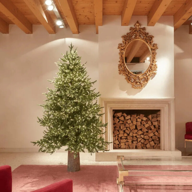 Pino Luxury EDG (H 180 cm): albero artificiale di design con 3000 LED integrati. Realismo e montaggio a ombrello. Lusso per il tuo Natale.