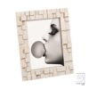 Cornice portafoto Mascagni Casa 13x18 cm in legno con mosaico di tasselli bianchi e naturali. Design artigianale e materico. Acquista su Savino Arte e Design!