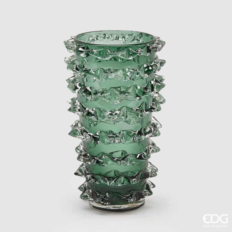 Vaso “Punte Verde” 35 cm EDG. Vetro decorativo dal design moderno e scultoreo, ideale per arricchire ambienti contemporanei con un tocco di colore.
