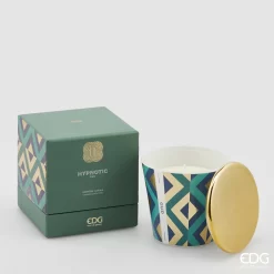 Candela Hypnotic Oud EDG: fragranza intensa all’oud, design geometrico luxury e atmosfera calda e sofisticata per arricchire ogni ambiente con stile.