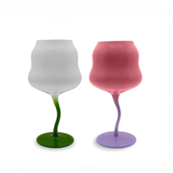 Set 2 calici da cocktail in vetro WD Lifestyle. Design artistico con stelo ritorto e colori vivaci, perfetti per aperitivi e mise en place moderne.