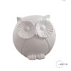 Scultura gufo Mascagni H 19,5 cm in resina bianca opaca con dettagli plissettati. Soprammobile moderno e portafortuna. Acquista su Savino Arte e Design!