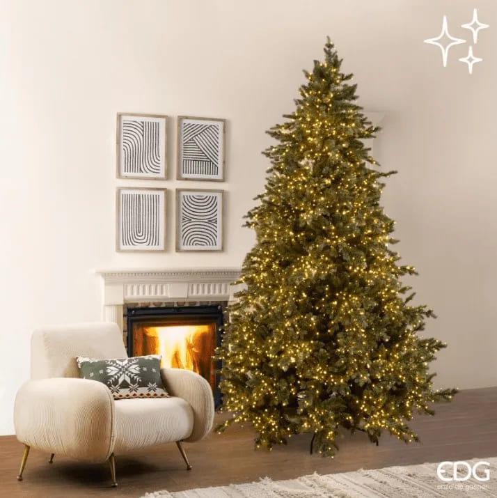 Pino Argentato EDG (H 270 cm): albero monumentale con 6500 LED. Lusso glaciale estremo per ambienti imponenti. Montaggio a ombrello.