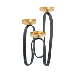Candelabro tre colonne nero e oro Camacho: design moderno e scultoreo, perfetto per illuminare e decorare con eleganza ogni ambiente.