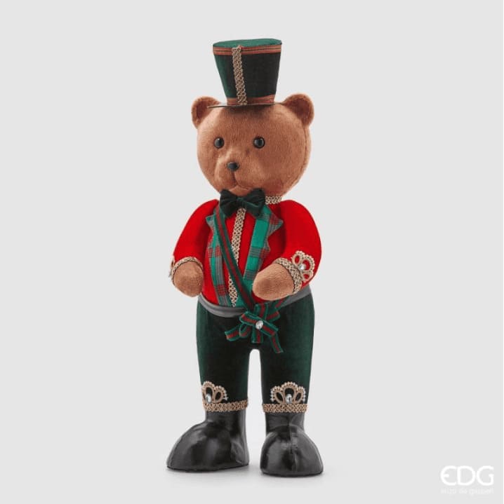 Decoro orso natalizio firmato EDG: elegante, colorato e ricco di dettagli. Perfetto per decorazioni natalizie scenografiche e ambienti fiabeschi.