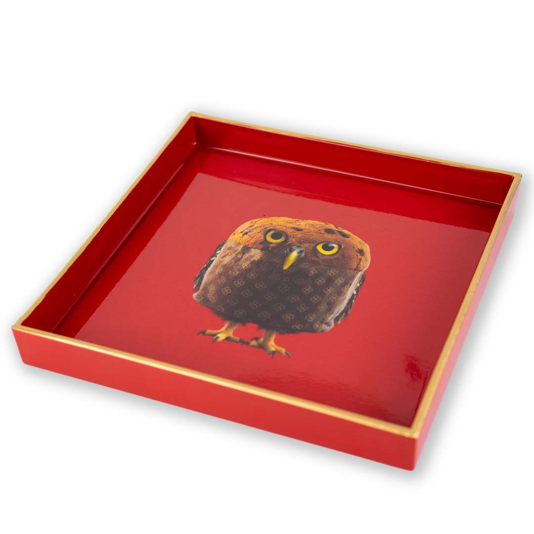 Vassoio Svuotatasche Natalizio WD Lifestyle rosso. Design quadrato con finitura oro. Illustrazione ironica Gufo/Panettone. Perfetto per chiavi e regali.