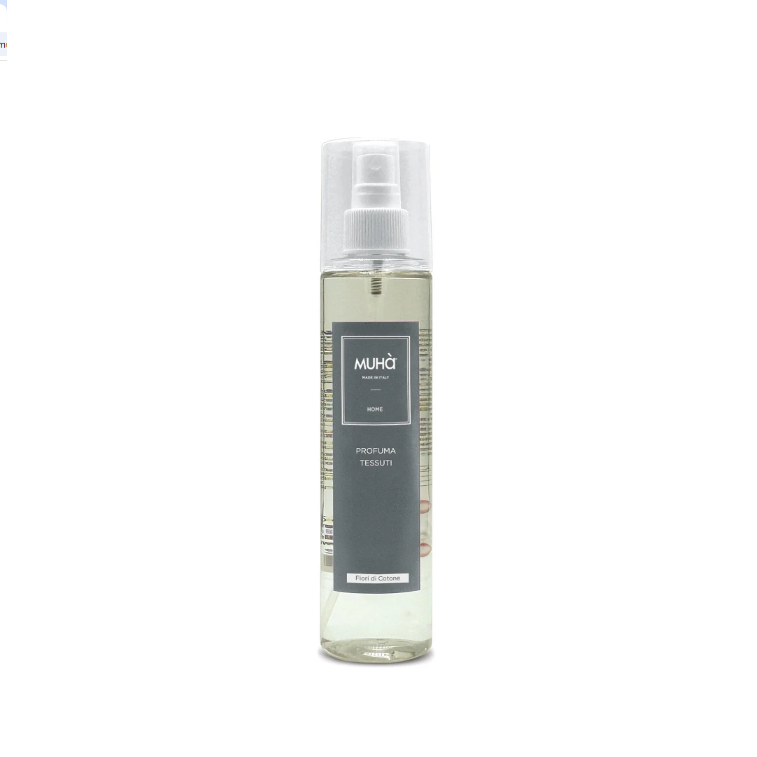 Spray Tessuti “Fiori di Cotone” MUHÀ. Fragranza morbida e pulita, ideale per capi e arredi. Rinfresca e deodoriza con delicatezza.