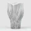 Vaso Deluxe Filo d’Erba 46 cm EDG: ceramica moderna, texture naturale e design elegante per arricchire ogni ambiente con stile e luminosità.