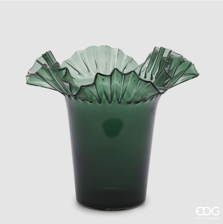 Vaso Balze Verde Svasato EDG: vetro artistico, forme ondulate e colore elegante. Perfetto per arredare con stile moderno e luminoso.
