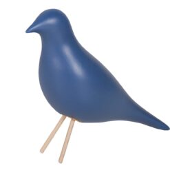 Scultura uccello blu di design minimalista. Statuetta uccello design in ceramica blu opaca con zampe in legno. Perfetto per arredo scandinavo.