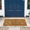 Zerbino Simple Day in cocco con scritta estiva. Antiscivolo, resistente e perfetto per dare stile e funzionalità all’ingresso di casa.