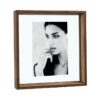 Portafoto Mascagni in legno moro. Design sobrio, finitura intensa e stile italiano per esaltare ogni fotografia con eleganza e profondità visiva.