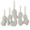 Portacandela Cinque Fuochi in resina Camacho. Moderno, scultoreo e luminoso. Perfetto per decorare con eleganza tavoli, mensole e ambienti contemporanei.
