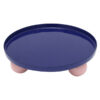 Alzata in metallo blu e rosa Present Time: design moderno, base scultorea e colori vivaci. Perfetta per dolci, centrotavola o decorazioni.