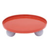 Alzata in metallo rosso e lilla Present Time: design moderno, base scultorea e colori vivaci. Perfetta per dolci, centrotavola o decorazioni.