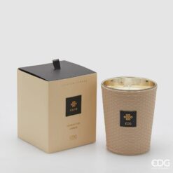 Candela Cuir Moroccan Amber EDG: design intrecciato effetto pelle e fragranza orientale all’ambra per un’atmosfera calda, elegante e ricca di carattere.
