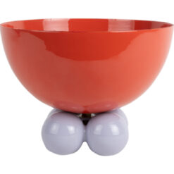 Ciotola in metallo rosso Present Time: design moderno, base scultorea color crema e finitura lucida. Perfetta come centrotavola, svuotatasche o oggetto decorativo.