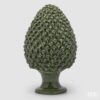 Decoro Pigna Verde in Ceramica EDG: simbolo di fortuna e accoglienza, finitura lucida e design artigianale per decorare la casa con eleganza mediterranea.
