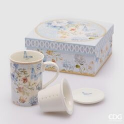 Tazza in porcellana con filtro EDG: decoro floreale pastello, coperchio coordinato e confezione regalo. Eleganza e funzionalità per tè e tisane.