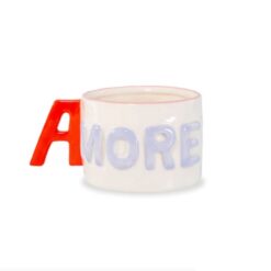 Tazza colazione “Amore” in stoneware WD Lifestyle. Robusta, decorativa e romantica, perfetta per iniziare la giornata con un messaggio affettuoso.
