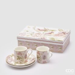 Coppia tazzine da caffè Fiori EDG in porcellana: decoro floreale pastello, piattini coordinati e confezione regalo. Eleganza romantica per ogni momento.