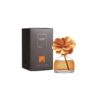 Diffusore Camelia Flower MUHÀ 200 ml: fragranza Cedro e Bergamotto, fiore in legno e design elegante per profumare e decorare ogni ambiente.