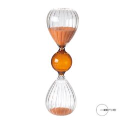 Clessidra Mascagni Home 25 cm in vetro rigato con sfera ambrata e sabbia arancione. Elegante oggetto decorativo per casa e ufficio. Design moderno.