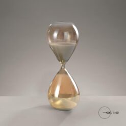 Clessidra Mascagni Home 30 cm con sabbia dorata. Elegante complemento d’arredo per salotto, studio e ingresso. Design moderno e luminoso.