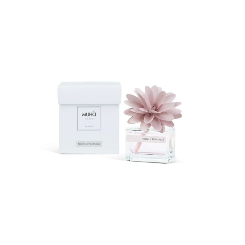 Diffusore Camelia MUHÀ 30 ml Neroli e Patchouli: fiore in legno, profumazione intensa e sensuale, ideale per piccoli ambienti.