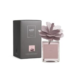 Diffusore Camelia MUHÀ 500 ml Neroli e Patchouli: fiore in legno, profumazione intensa e sensuale, ideale per ambienti grandi.