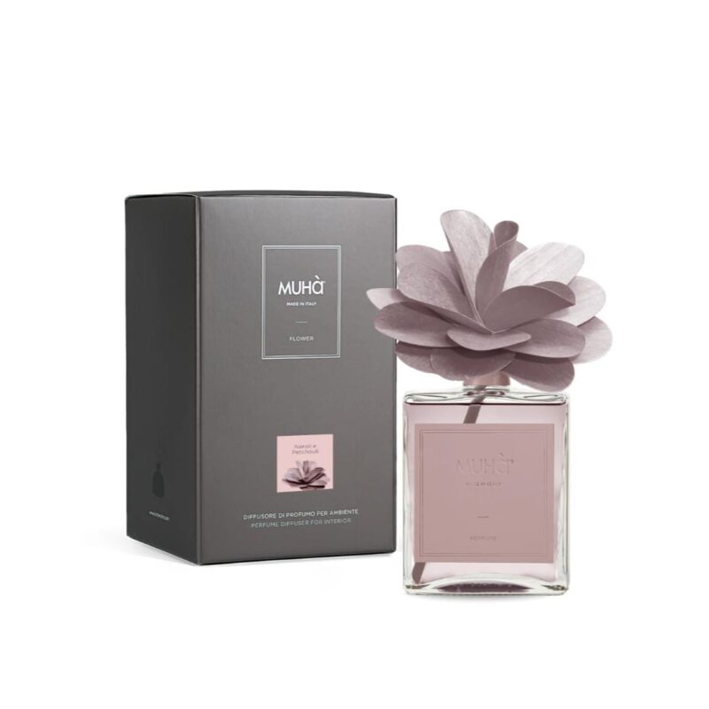 Diffusore Camelia MUHÀ 500 ml Neroli e Patchouli: fiore in legno, profumazione intensa e sensuale, ideale per ambienti grandi.