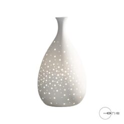 Lampada Mascagni Home 33,5 cm in porcellana traforata. Luce soffusa e decorativa per salotto, camera e ingresso. Design elegante e moderno.