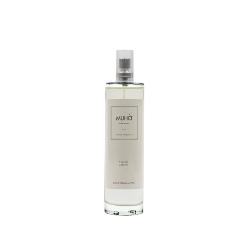 Spray ambiente MUHÀ 100 ml Fiori di Cotone: profumazione pulita e delicata, immediata e raffinata. Perfetto per rinfrescare ogni ambiente con leggerezza.