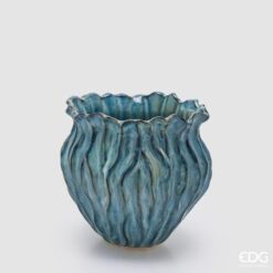 Vaso in ceramica blu EDG 18×18,5 cm con texture effetto corteccia. Elegante, moderno e perfetto come oggetto decorativo. Scopri tutti i vasi