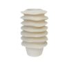 Vaso in resina crema 29×47 cm con onde stratificate. Design moderno e materico, perfetto come scultura decorativa.