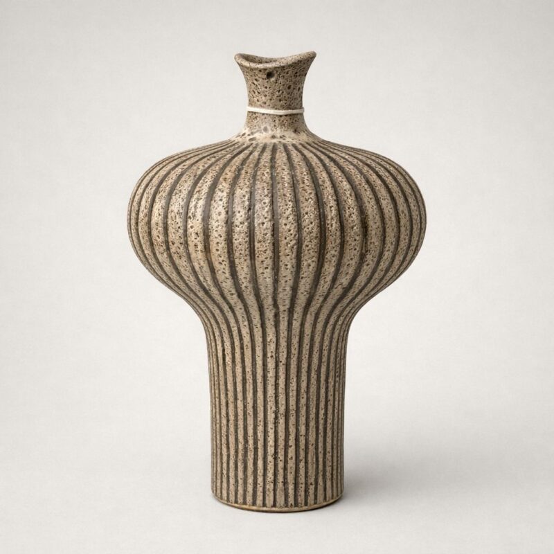 Vaso marrone rigato in ceramica Light & Living, altezza 42,5 cm: design naturale, texture artigianale e stile elegante. Perfetto per ogni ambiente.
