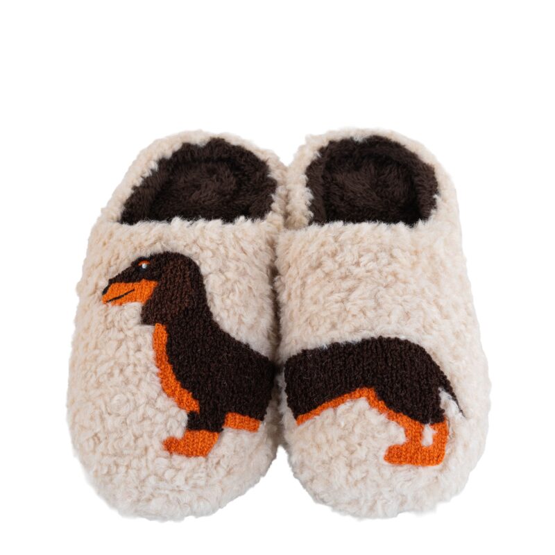 Pantofole morbide WD Lifestyle in effetto teddy panna con ricamo bassotto, taglia S/M. Calde e confortevoli. Acquista su Savino Arte e Design!