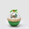 Candela natalizia a cupola in vetro EDG con fragranza al cardamomo. Elegante cloche profumata per la casa. Acquista online su Savino Arte e Design!