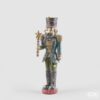 Decoro soldatino schiaccianoci blu EDG altezza 60 cm. Statuetta scenografica in resina stile vintage con scettro a stella. Acquista su Savino Arte e Design!