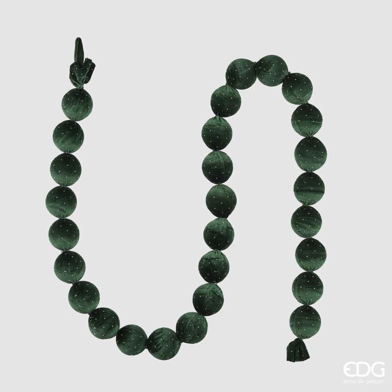 Festone natalizio EDG lunghezza 180 cm composto da sfere in velluto verde con micro-punti dorati. Decorazione d'arredo festiva. Acquista su Savino Arte e Design!