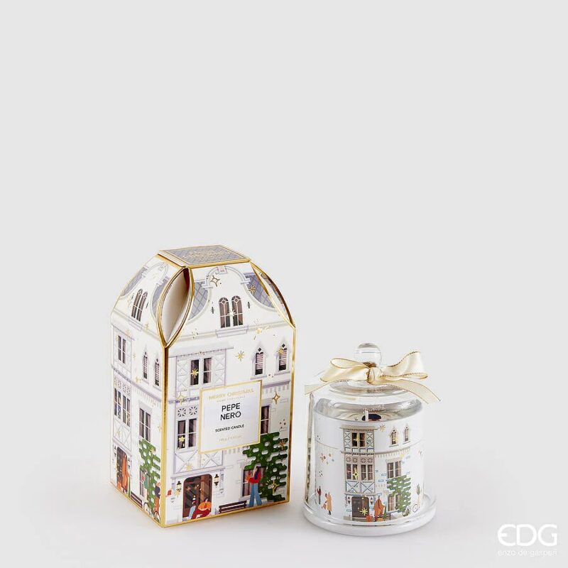 Candela natalizia EDG al pepe nero: profumo intenso e speziato, design elegante e atmosfera festiva. Perfetta come regalo o decorazione. Scoprila ora!