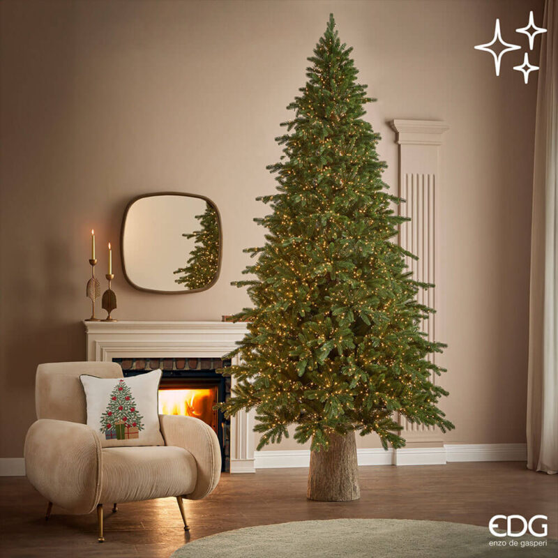 Albero di Natale EDG 270 cm Pino Imperial New in Total PE con 6300 mini LED. Realismo assoluto e chioma folta. Acquista su Savino Arte e Design!