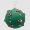 Sfera di Natale EDG 15 cm in vetro verde opaco con bolle tridimensionali rosse, verdi e dorate. Design ricercato. Acquista su Savino Arte e Design!