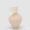 Vaso Flow EDG Enzo De Gasperi H 30,5 cm in vetro satinato color avorio a forma di fiore. Trasparenza delicata. Acquista su Savino Arte e Design!
